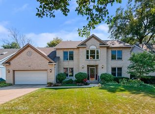 1152 Dickens Ave, Naperville, IL 60563