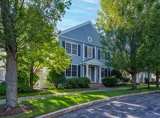 3 Hutchinson Ln #3, Quincy, MA 02171