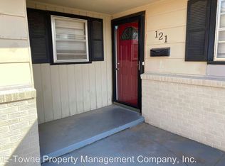 121 S Jane Ln, Enid, OK 73703