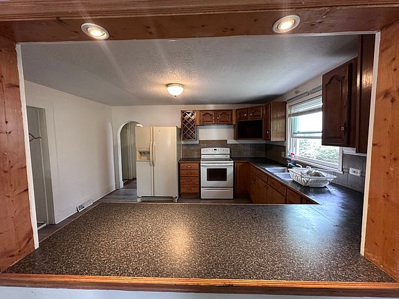 4th image of 92 N West St #1