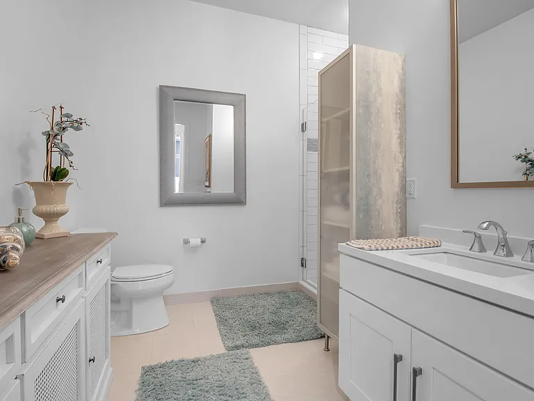 The Exchange Luxury Apartments — Photo 6