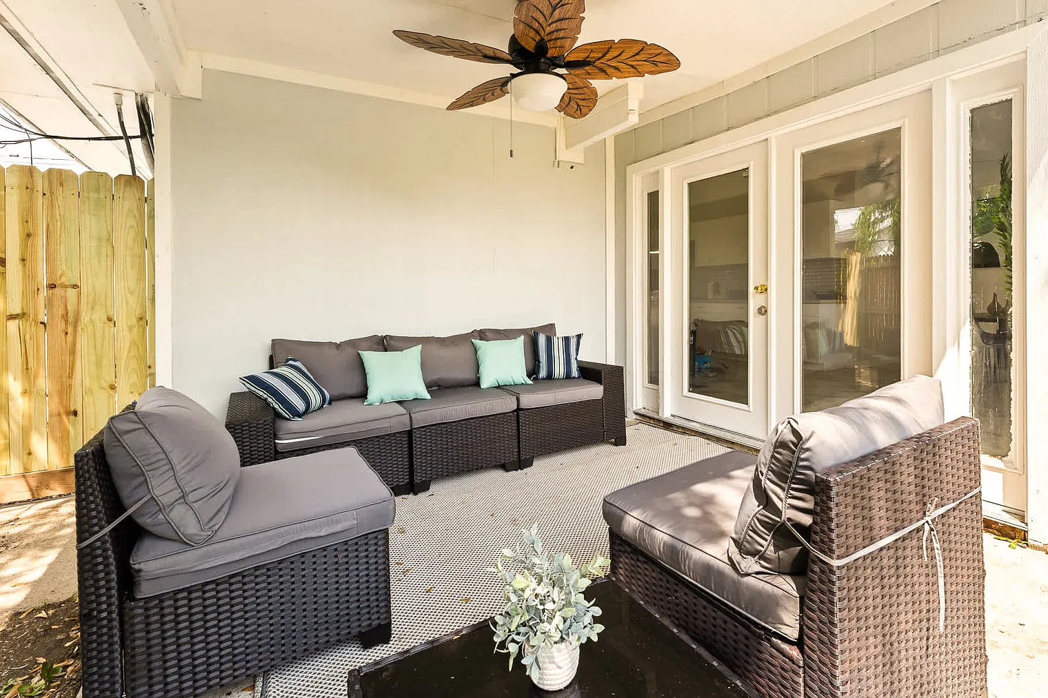 6 bed, 3.0 bath, 1948 sqft, $10,486 — Photo 4