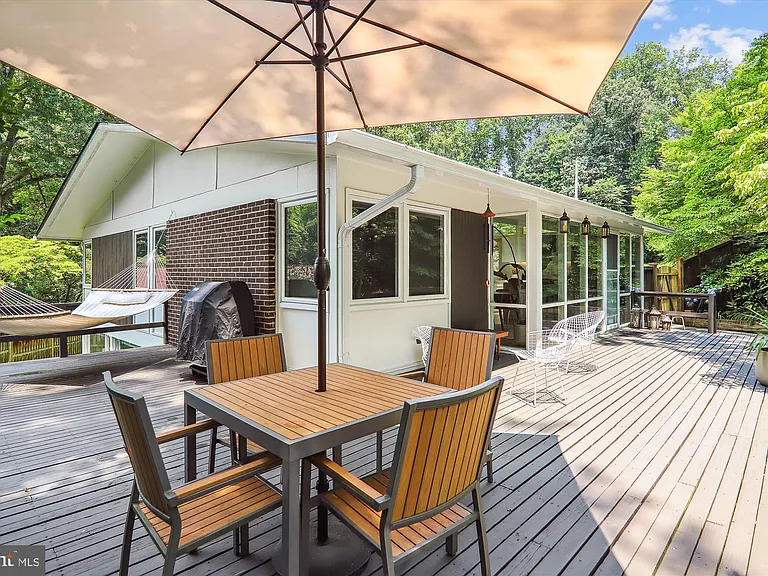 3945 Rickover Rd — Photo 30