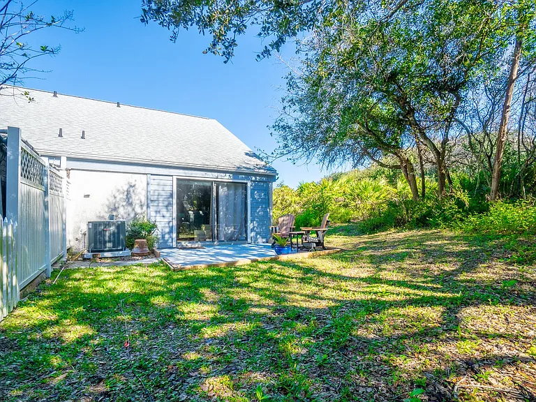 4901 Sandcastle Cir — Photo 26