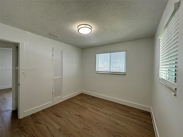 5911 NE 18th Ave #4 — Photo 15