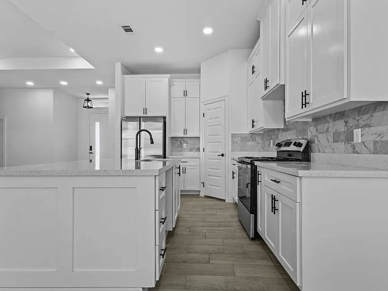 113 Hope Dr — Photo 6