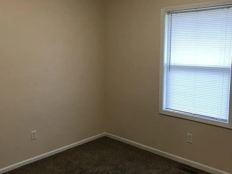 917 Titus Ave — Photo 3