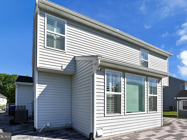 28 Long Bend Dr — Photo 45