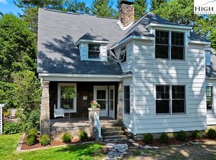 140 Library Ln, Banner Elk, NC 28604