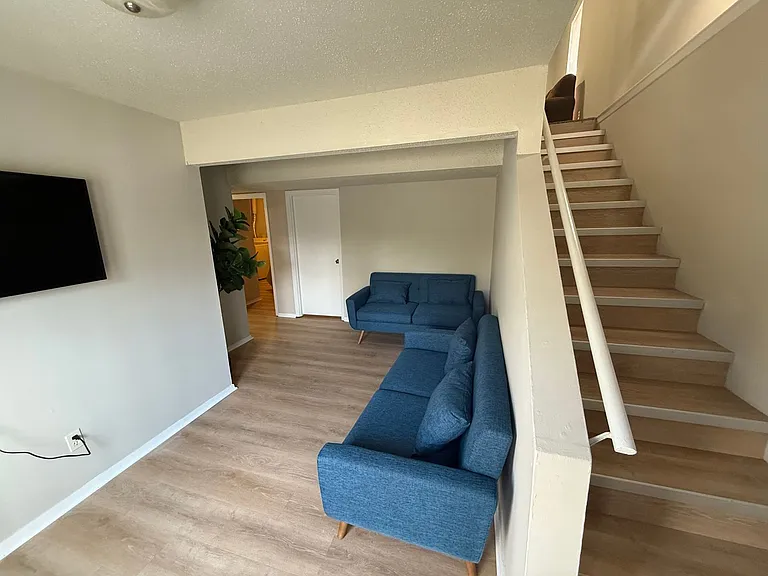 205 Wheaton Ct — Photo 17