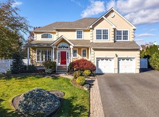 35 Heinrick Way, Bridgewater, NJ 08807