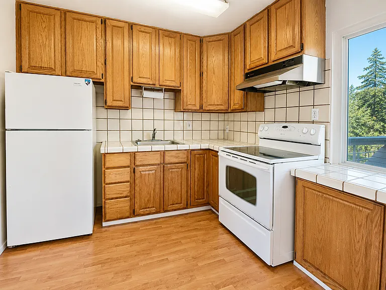 2199 Grant Street — Photo 2
