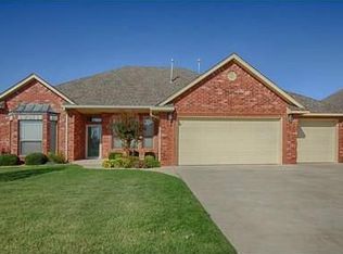 3313 Pin Oak Rd, Moore, OK 73170