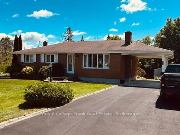 701 Joseph St, Selwyn, ON K0L 1T0