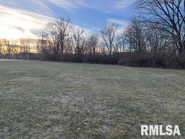 LOT 4 Valle Vista Blvd, Pekin, IL 61554