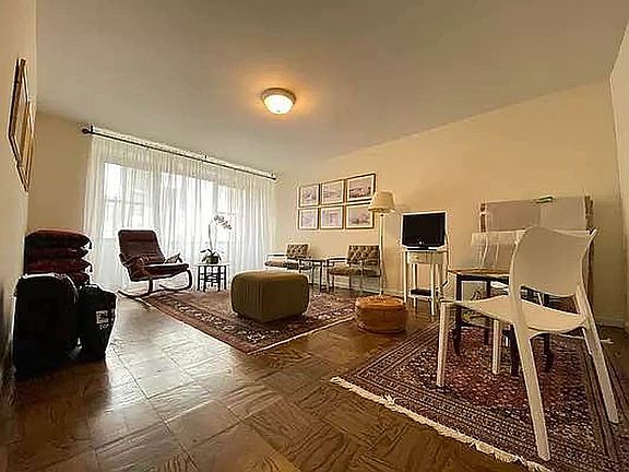 3rd image of 250 E 63rd St APT 312