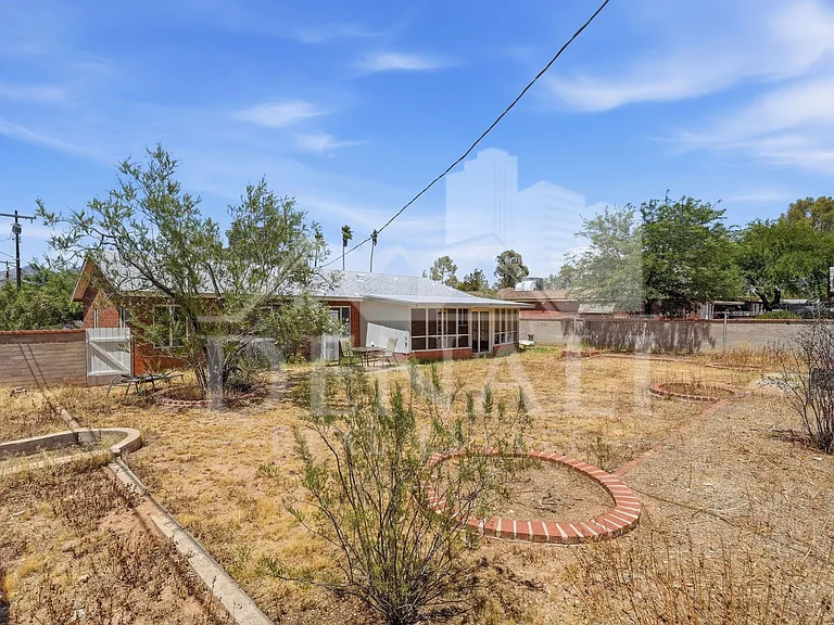 4026 E Alhambra Pl — Photo 26