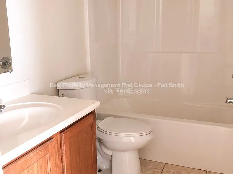 1447 Brazil Ave — Photo 7