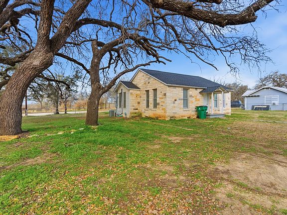 3rd image of 1013 Tejas Ln