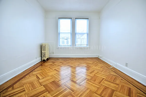 Rented by Dakis Group LLC | media 11