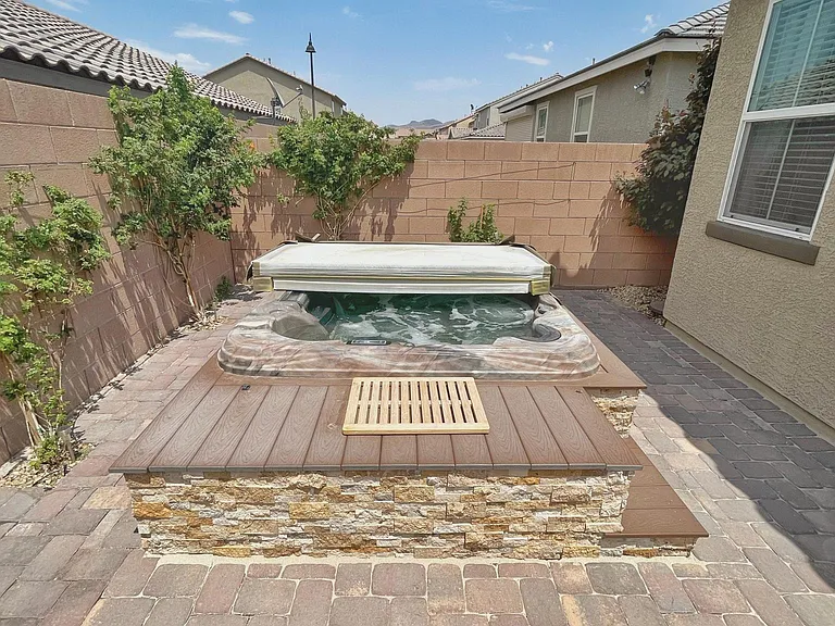Jacuzzi spa to enjoy