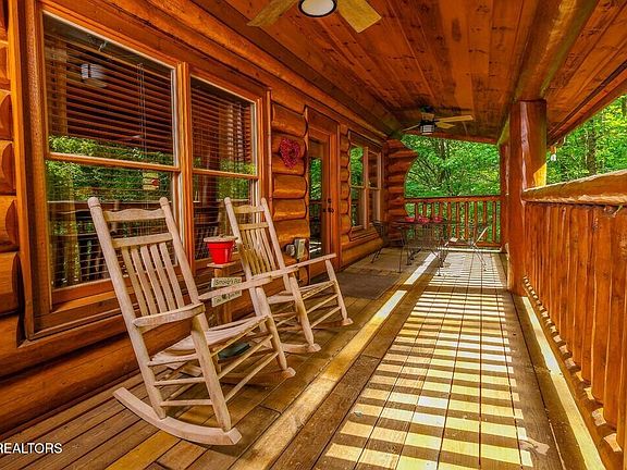 3rd image of 2910 Piney Ridge Way