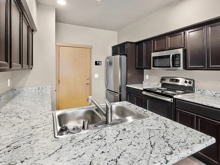 Tremezzo Apartments — Photo 8