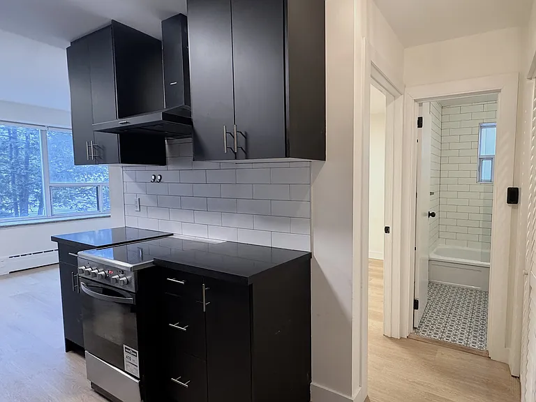 420 Eglinton Ave E #301 — Photo 8
