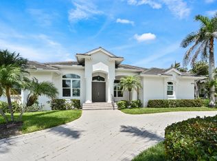 4231 Crayton Rd, Naples, FL 34103