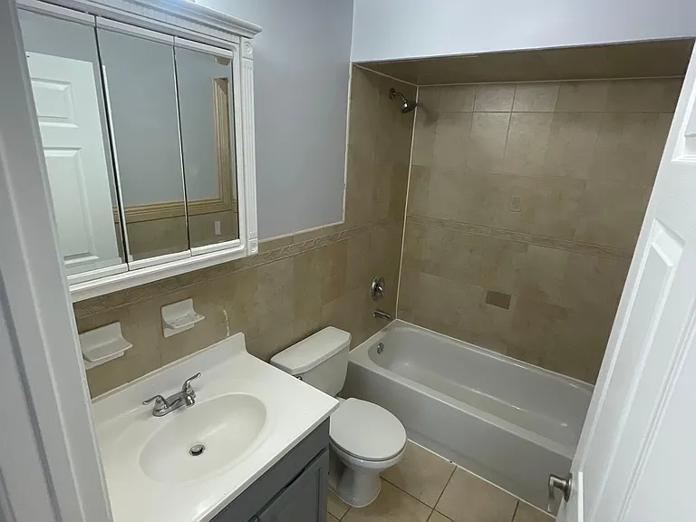 390 S 10th St #2B — Photo 9