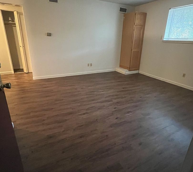 1st image of 1909 University Dr APT B4