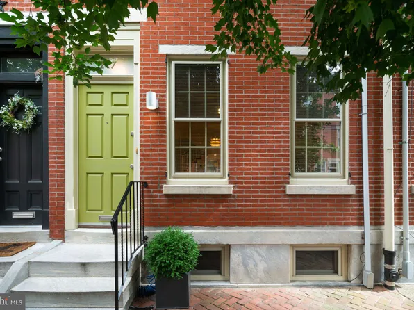 217 Carpenter St, Philadelphia, PA 19147