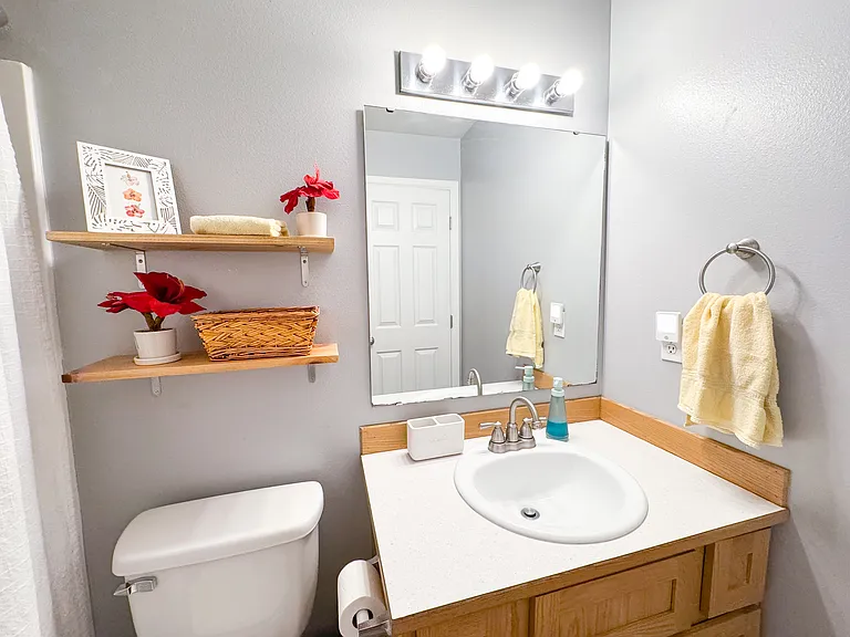 6832 Townsend Ln NE — Photo 35