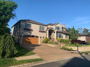 347 Riviera Dr S, Massapequa, NY