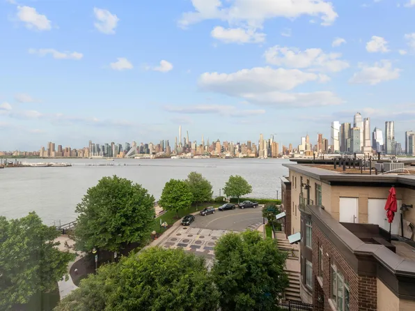 38 Oxford Landing image 20 of 22