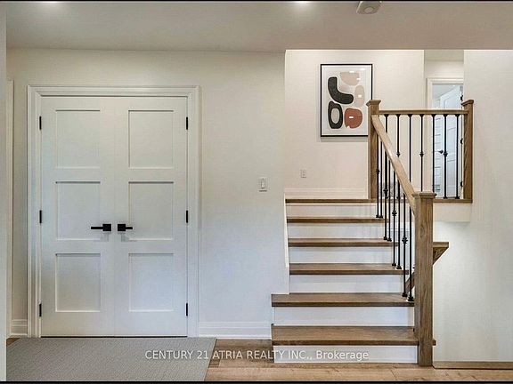 2nd image of 1319 Oxford Ave