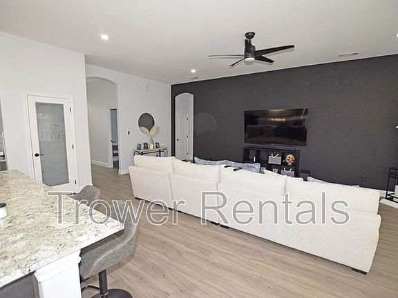 4th image of 8643 Fortuna Ct
