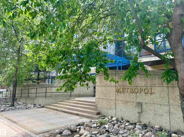11415 100th Ave NW #206, Edmonton, AB T5K 0J5