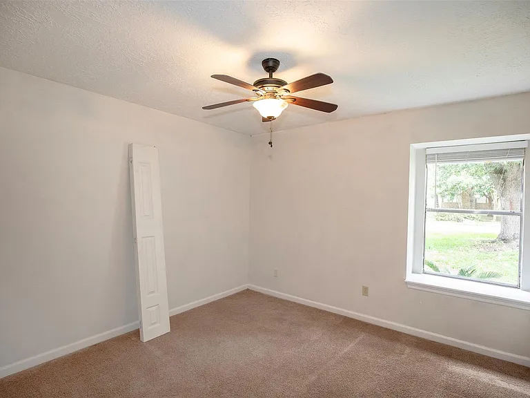 15106 Silverman St — Photo 23