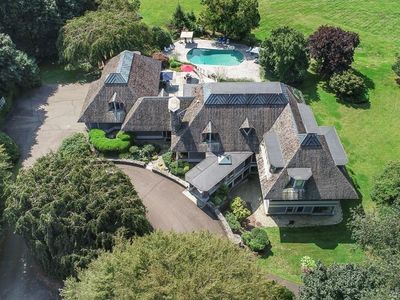 16 Cleft Rock Ln, Woodbridge, CT, 06525