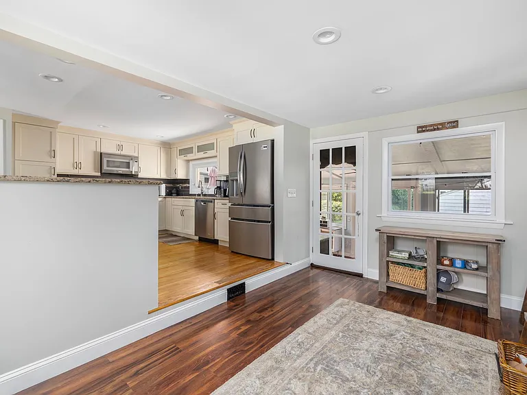 96 Redwood Dr — Photo 14