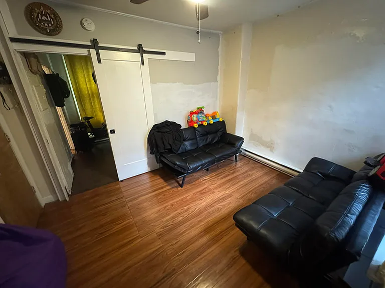 15 Cooper St #2 — Photo 5
