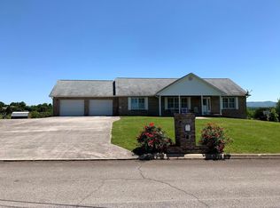 426 Wilaway Rd, Maryville, TN 37801