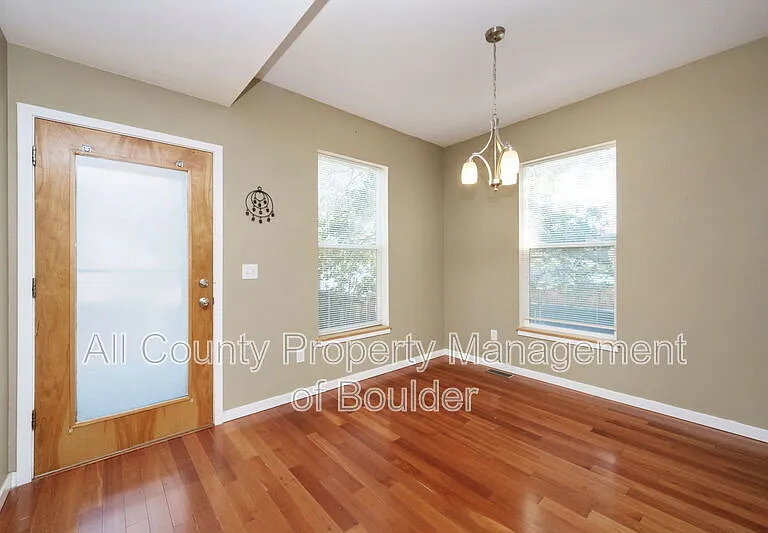 1345 Yellow Pine Ave — Photo 4