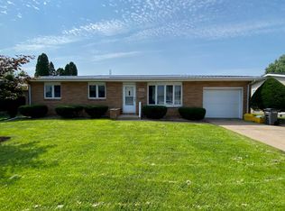 1220 Kane St, Dubuque, IA 52001