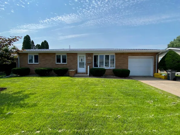 1220 Kane St, Dubuque, IA 52001