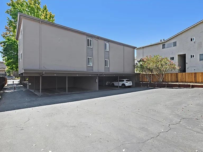 1466 San Antonio Ave #11 — Photo 2