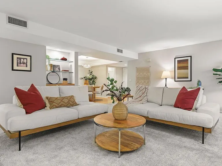 640 S Lake Ave #105 — Photo 4