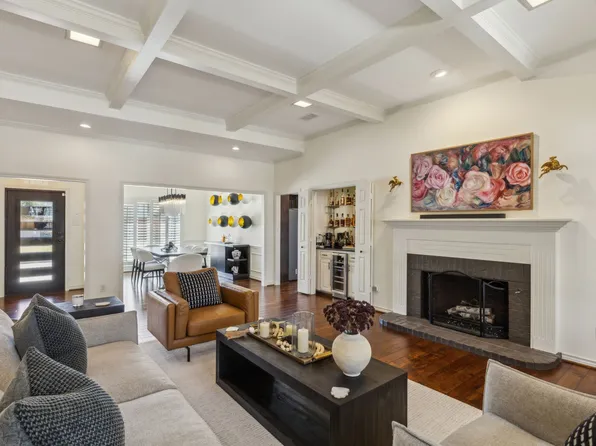 18711 Amador Ave, Dallas, TX 75252