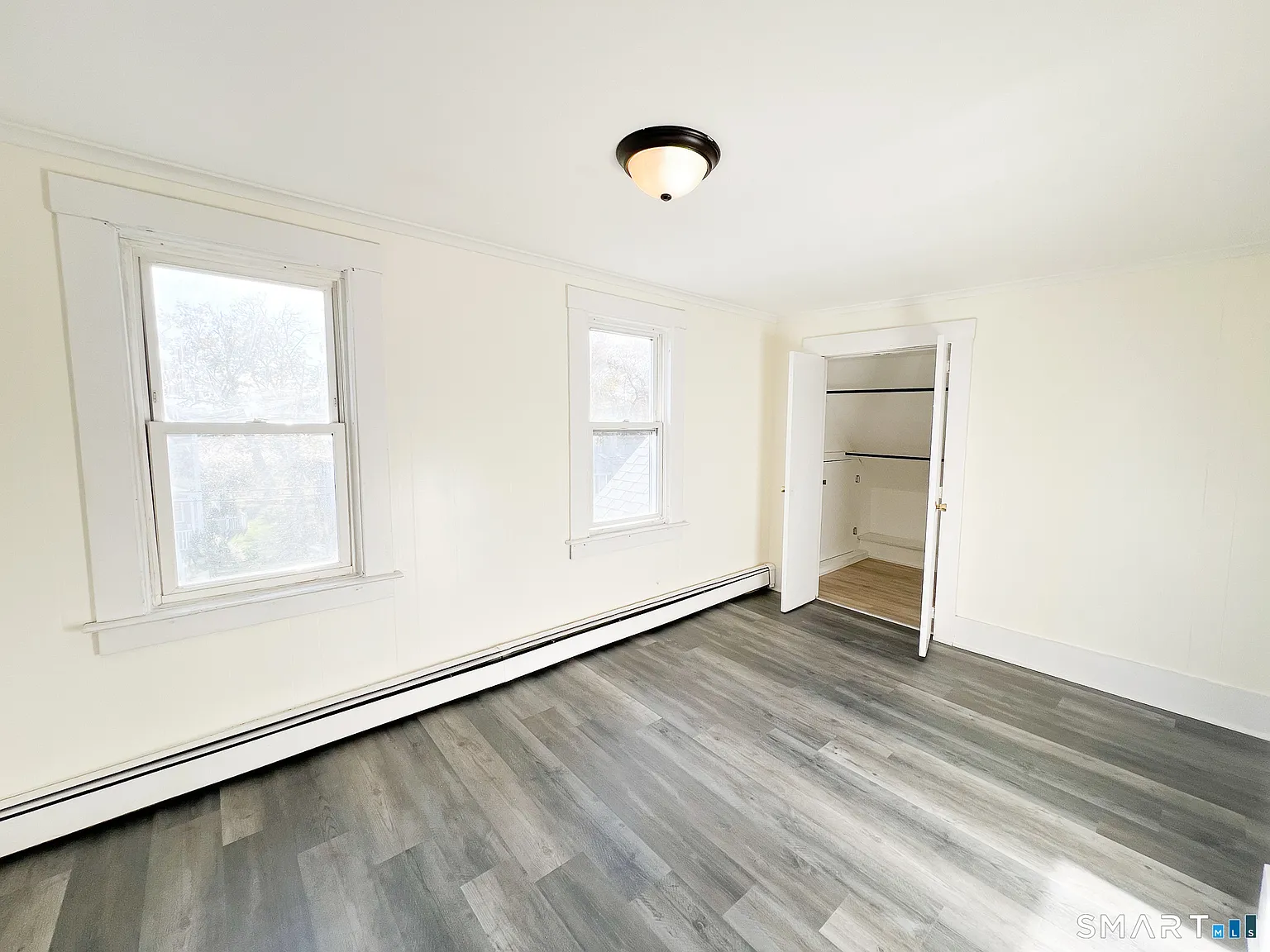 2 bed, 1.0 bath, 2096 sqft, $1,850 — Photo 2